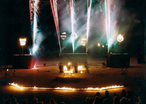 Feuerewerk, Pyrotechnik in Hamburg, große Feuershow auf Bühne